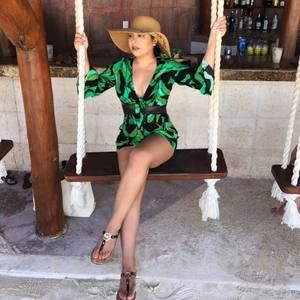 Meet your Posher, Pamela